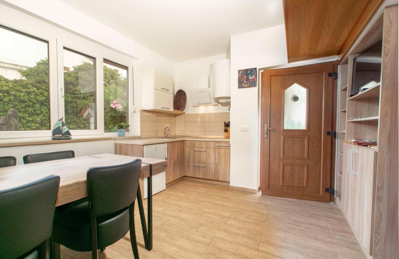 Apartmaji Pri Bosi Nogi 伊佐拉 外观 照片